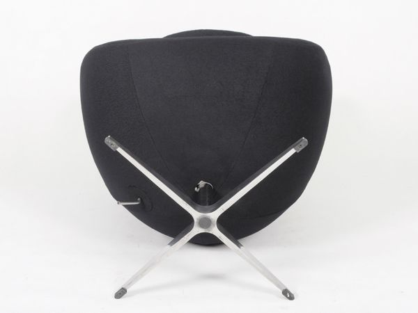 Egg chair in cashmere by Arne Jacobsen[4] 