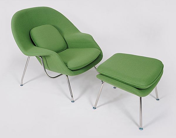 womb chair and ottoman in woolen fabric by Eero Saarinen[3] 