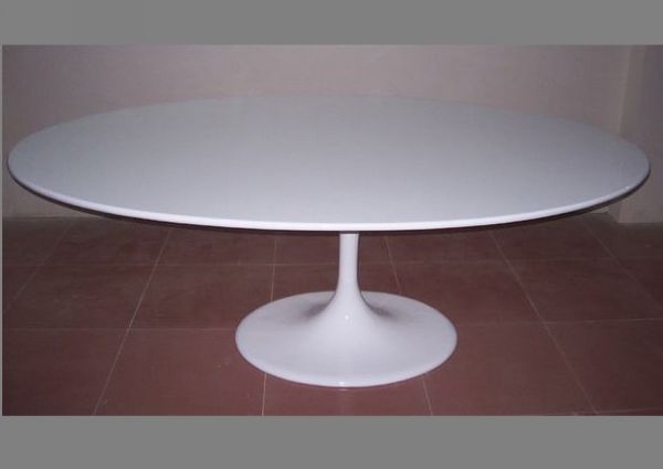 Tulip Oval Table by Eero Saarinen[4] 