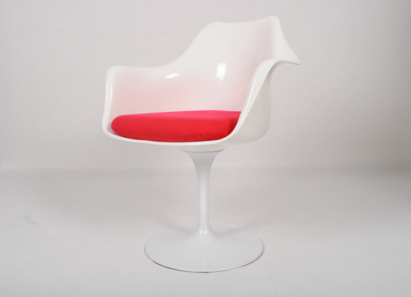 Eero Saarinen Tulip Arm Chair