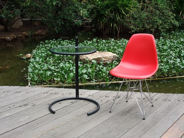 Eames Plastic Side Chair in Plated legs[5] 
