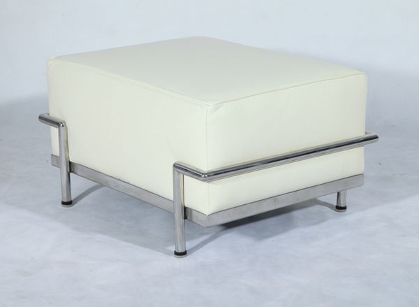 Le Corbusier LC3 Ottoman[5] 