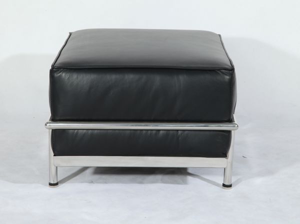 Le Corbusier LC3 Ottoman[3] 