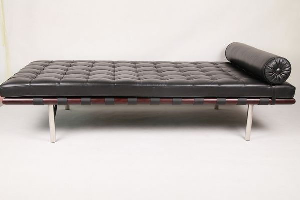 Barcelona Daybed in Full Top Grain Leather[2]