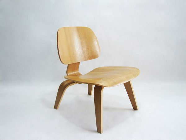 Eames Molded Plywood Lounge Chair[2]