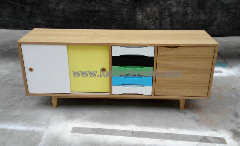 Modern sideboard cabinet designed by Arne Vodder[2]